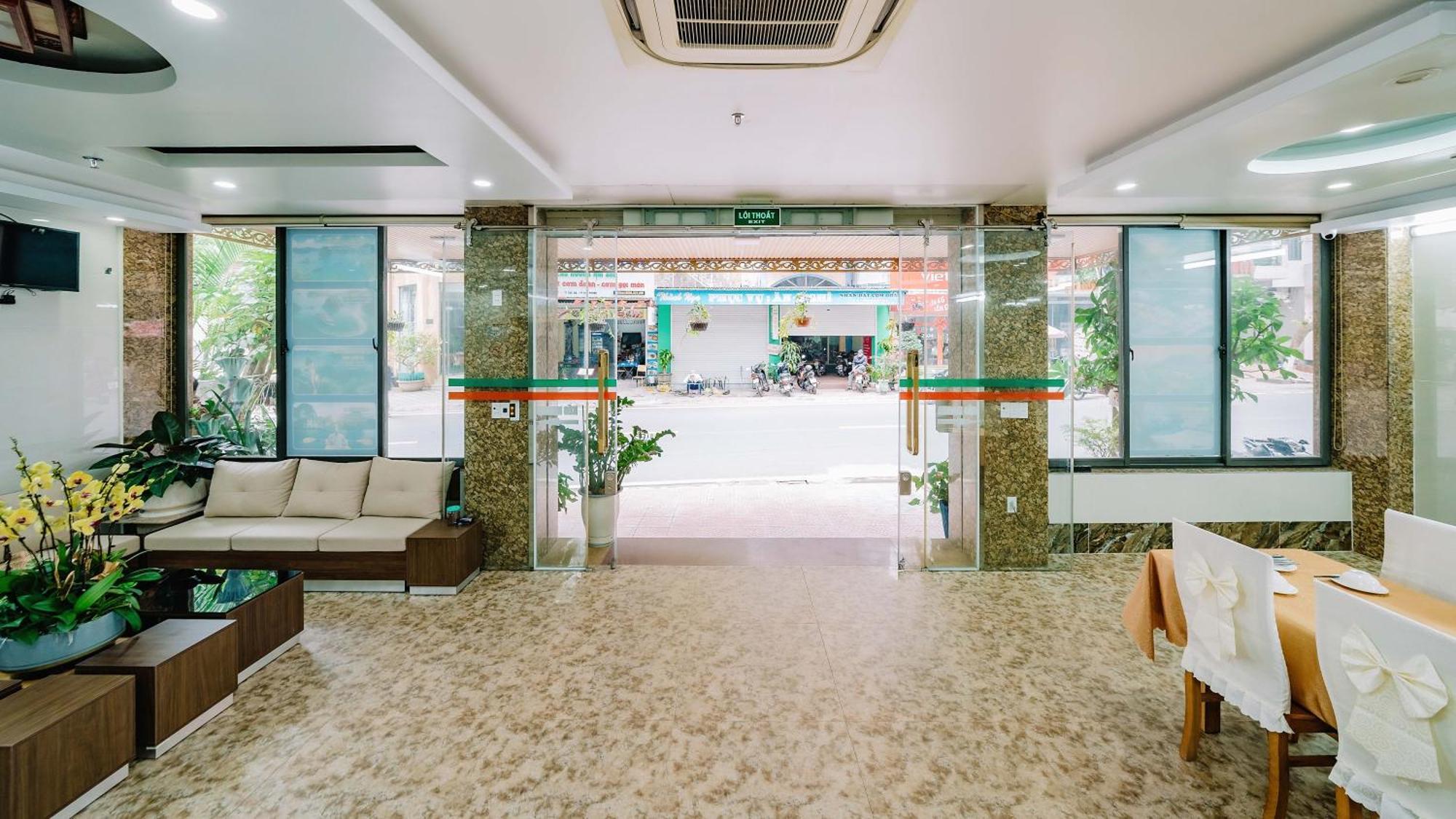 Phuong Dong Hotel Dong Khe Sau Esterno foto