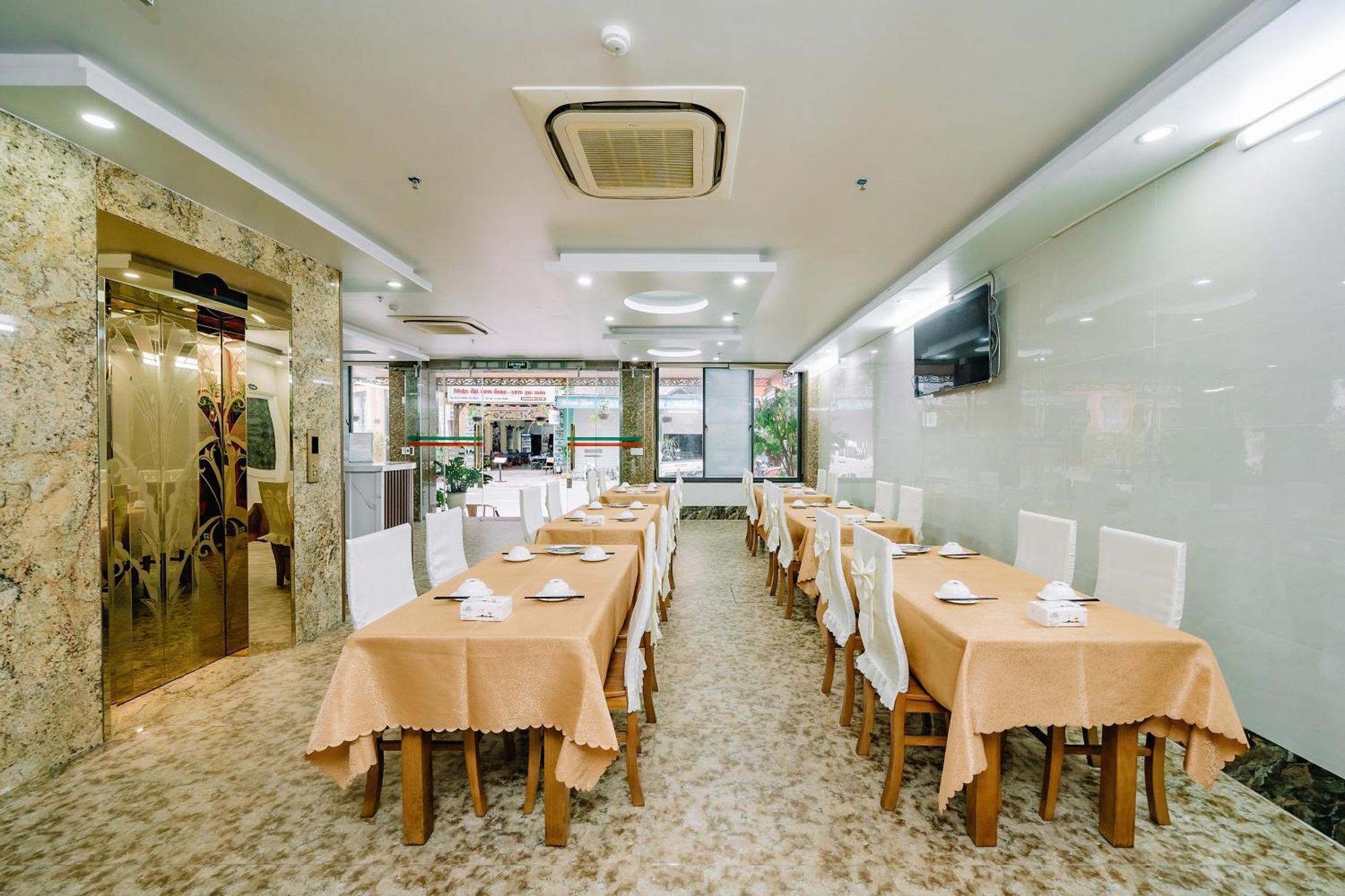 Phuong Dong Hotel Dong Khe Sau Esterno foto