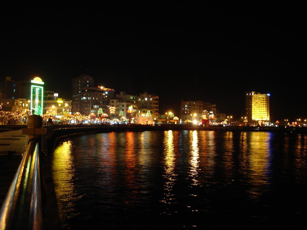 Phuong Dong Hotel Dong Khe Sau Esterno foto